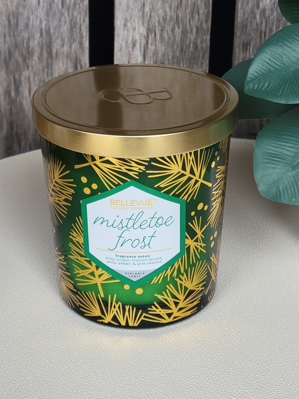 Mistletoe Frost Scented Candle — Green & Gold